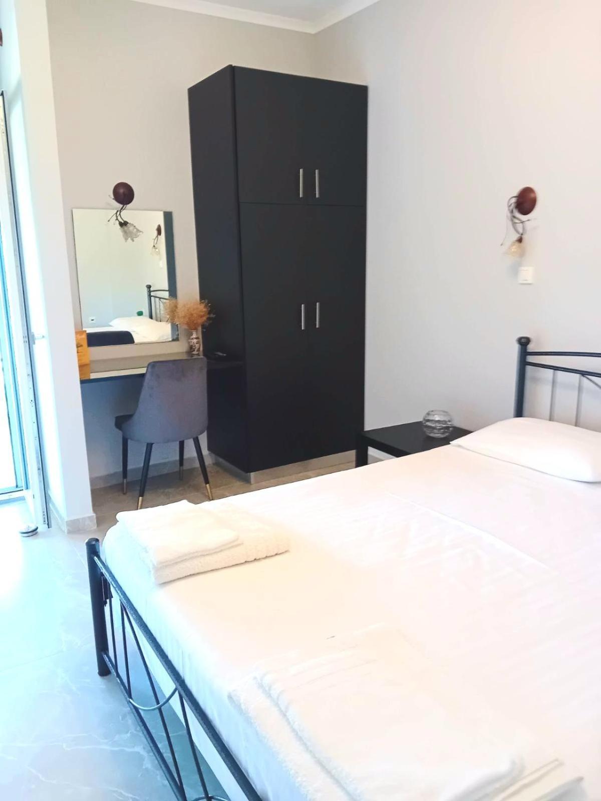 Eleni'S Studios Кателиос Екстериор снимка